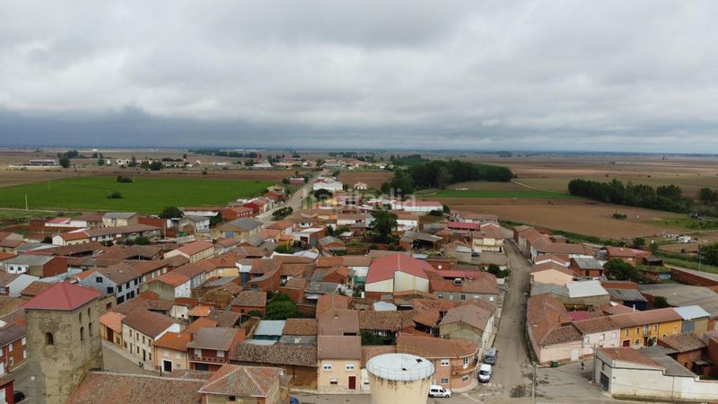 Foto 5db7bf84-ba22-44f9-85ee-9f1732d50605. Edifici a calle espolon abajo 6 a Bercianos del Páramo