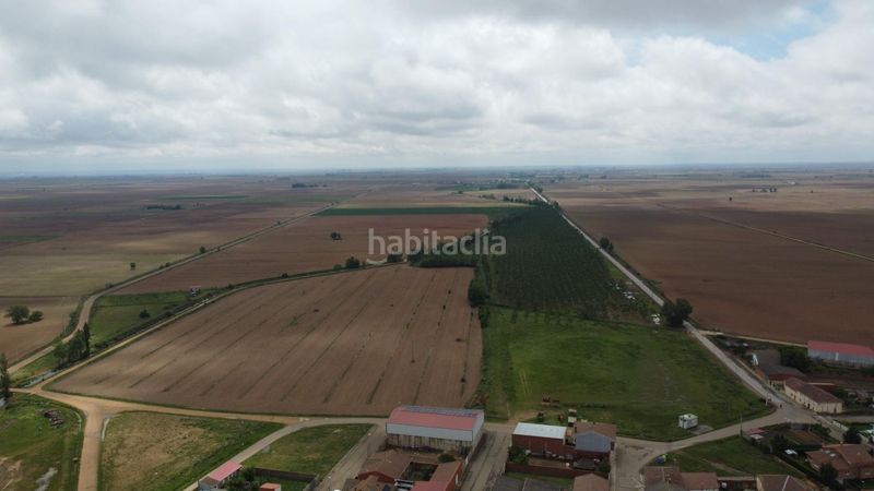 Foto a7033e59-5a93-4631-894f-c74f6207d5e4. Edifici a calle espolon abajo 6 a Bercianos del Páramo