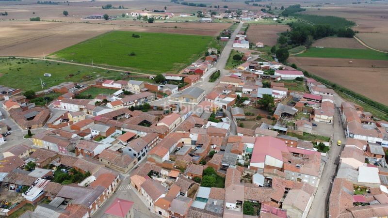 Foto b0e07b7f-28a1-4dbe-9a9b-cdc878cc274c. Edifici a calle espolon abajo 6 a Bercianos del Páramo