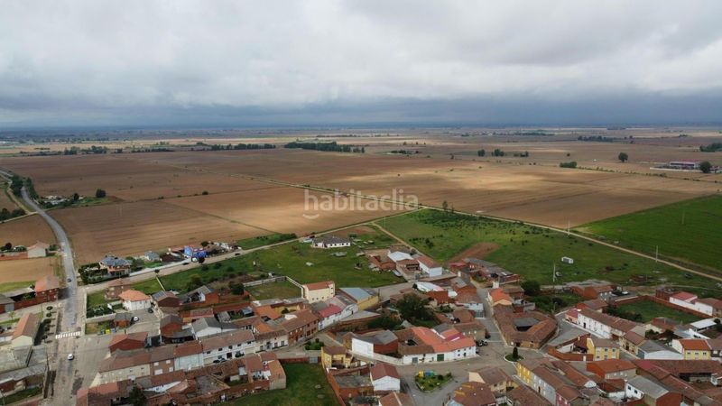 Foto b1073aea-147b-42bc-a620-1f7ed1d55151. Edifici a calle espolon abajo 6 a Bercianos del Páramo