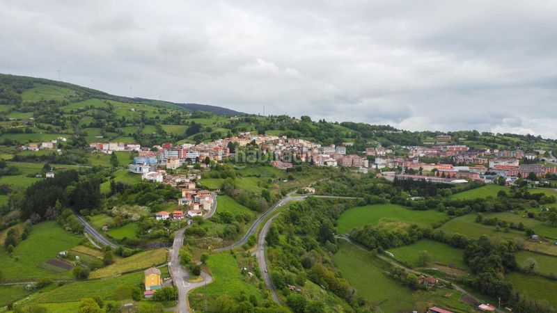 Foto f15a96c9-229c-4f34-af16-0c6009f61493. Casa amb calefacció aparcament a Tineo