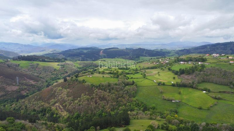 Foto f446bcff-7799-4bd3-b08e-7afd37f1bdba. Casa amb calefacció aparcament a Tineo