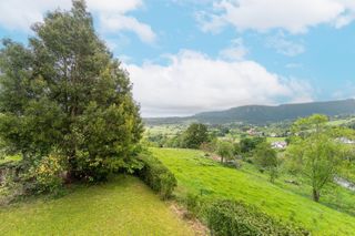 Chalet in Ribadesella. Chalet con vistas privilegiadas, privacidad y jardín junto a rib