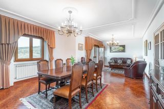 Casa en Calle rañeces de san cristóbal 1. Gran casería en rañeces con dos casas, varias naves y más de 11