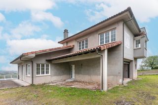 Maison à Lugar faro de arriba 23. Casa en venta faro de arriba  oviedo.