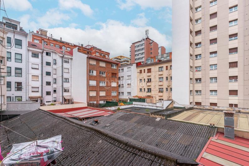 Foto 30a9a9d8-652a-4311-a891-464ab6094fe7. Pis a calle aguado 20 a La Arena Gijón