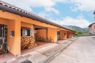 Casa adossada a Carretera cofiñal (carretera de boñar a puerto de tarna) s. Chalet adosado en venta en cofiñal puebla de lillo