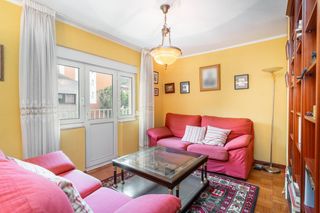 Piso en La Villa - Bazuelo. Pisazo centro de mieres con 4 habitaciones . no lo dejes escapar