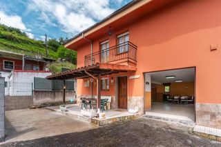 House in Noal la 11. Casa en venta san martin del rey aurelio