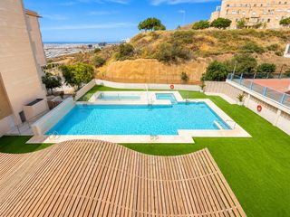 Pis a Avenida bahia de almeria (a) 5. Piso en aguadulce norte con vistas y piscinas