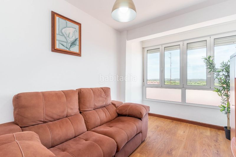 Foto a3b6d569-5d6a-4970-88f8-78d21f7ca2f6. Pis a calle edificio horanso 2 a Corvera de Asturias