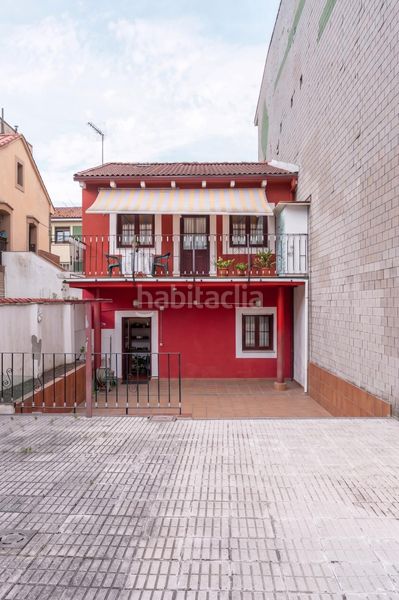 Foto 16bacffe-1f39-48d3-a9ea-d93a7d408408. Casa a calle jose manuel bobes 26 a Llanera