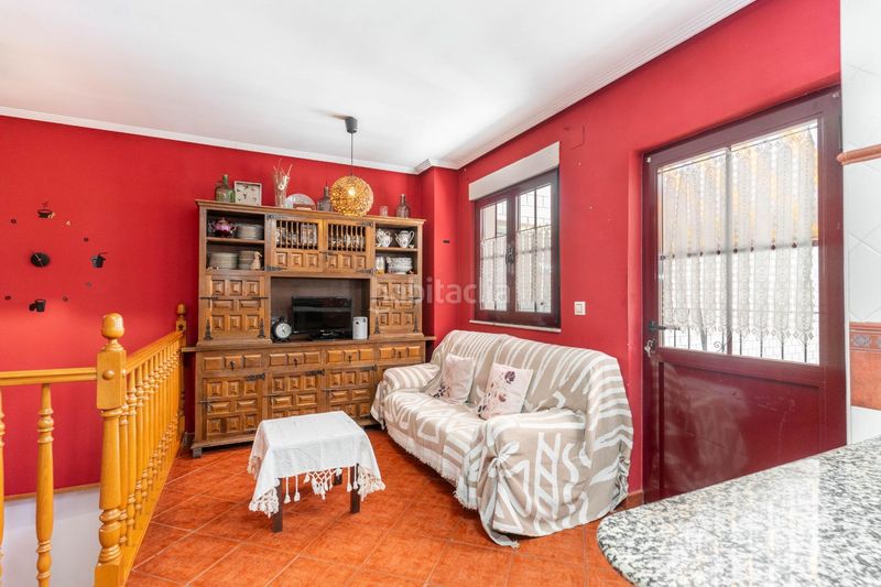 Foto a2b55fcd-88da-4c75-917a-adaf307a0ecc. Casa a calle jose manuel bobes 26 a Llanera