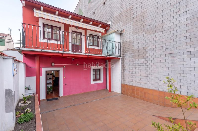 Foto d8cdd767-dc4e-429b-8c97-848f367e6b6a. Casa a calle jose manuel bobes 26 a Llanera
