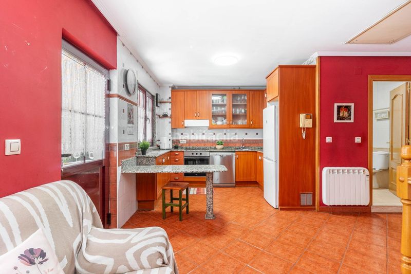 Foto f07696d0-f469-4653-a4f5-c2a2e1a9673e. Casa a calle jose manuel bobes 26 a Llanera