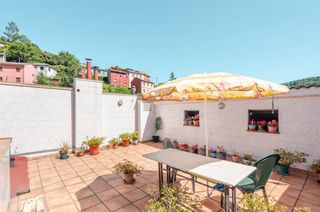 Casa a schiera  Calle de cuetos segunda travesía 8. Casa adosada con dos viviendas independientes en sama langreo