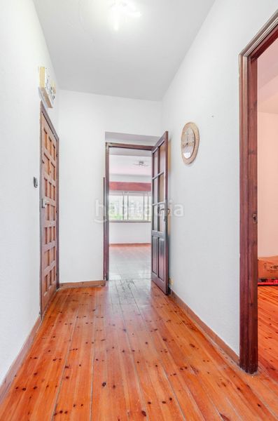 Foto b18b8fef-8b4c-41bb-a542-14d44d97cb2a. Casa adossada amb piscina a Grado