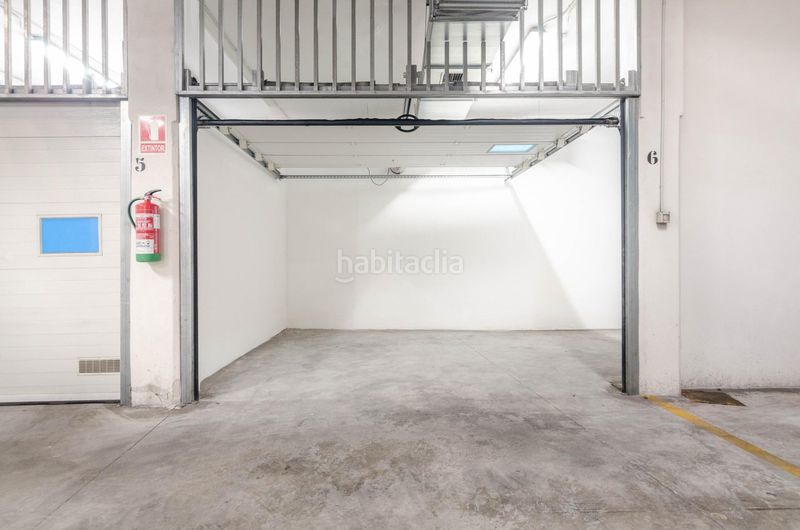 Foto a0ed71a9-cbfb-4400-b56a-c0c7fb6fbaed. Parking coche en calle de josé loredo aparicio 2 garaje en calle jose loredo aparicio La Felguera en Langreo