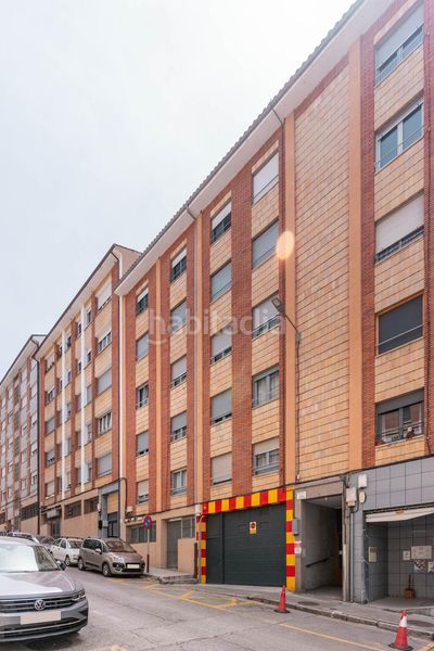 Foto b000e030-54ec-4def-be95-9d2a24b3cc48. Pis a calle lorenzo menende 2 a Cangas del Narcea
