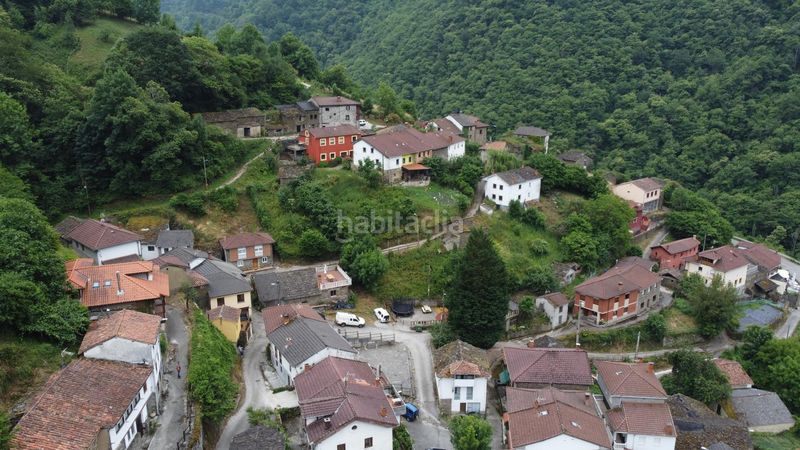 Foto 35e8e526-a4ee-4a99-9298-ea09ed178bbf. Casa adossada a Aller