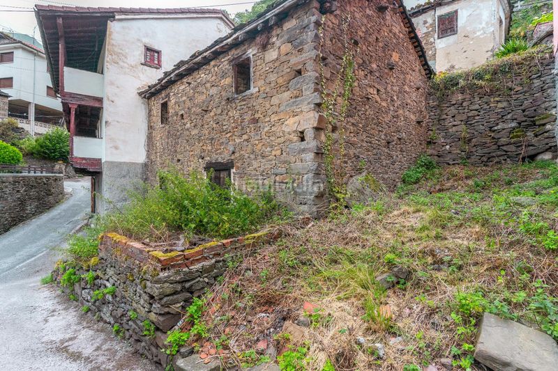 Foto 3d0ec8c8-1dfa-4e87-98e5-d564ed183c30. Casa adossada a Aller