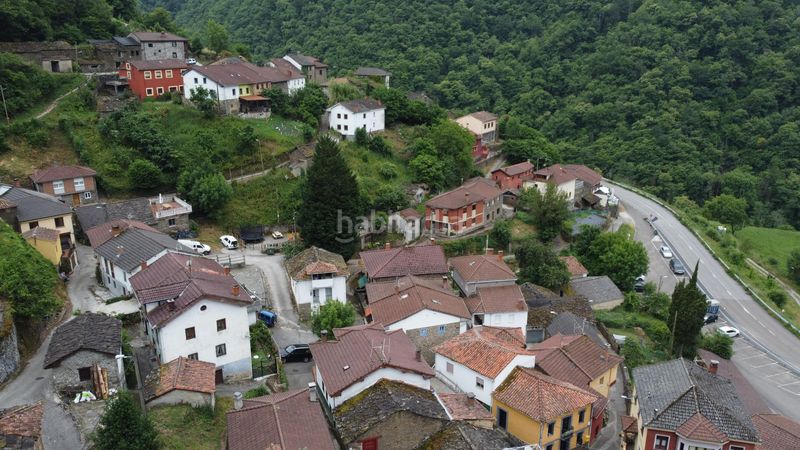 Foto 69cadc00-bcf0-435e-92fd-29445b5a024d. Casa adossada a Aller