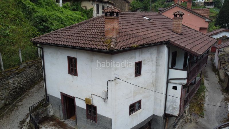 Foto 7ec75e99-f77e-4513-8d54-353cb0196cad. Casa adossada a Aller