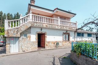 Xalet a Montiana a poago- fresno 51. Preciosa casa de dos plantas dos viviendas independientes y ampl
