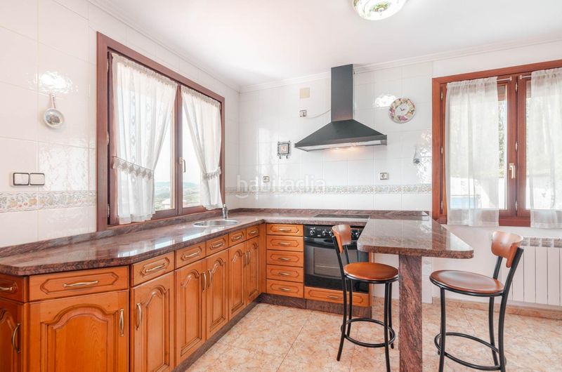 Foto 1467613f-7f0d-4349-bcad-5bae37697e82. Chalet en montiana a poago- Fresno 51 preciosa casa de dos plantas dos viviendas independientes y amplio terreno en Fresno monteana en Gijón