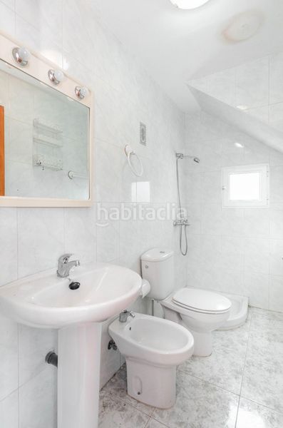 Foto c771939d-ae40-4453-8371-f97a4b5071f8. Chalet en montiana a poago- Fresno 51 preciosa casa de dos plantas dos viviendas independientes y amplio terreno en Fresno monteana en Gijón