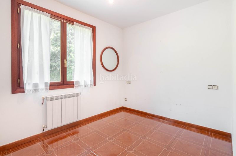 Foto f1d49a0f-64f4-439c-97e2-4a4fa5193f45. Chalet en montiana a poago- Fresno 51 preciosa casa de dos plantas dos viviendas independientes y amplio terreno en Fresno monteana en Gijón