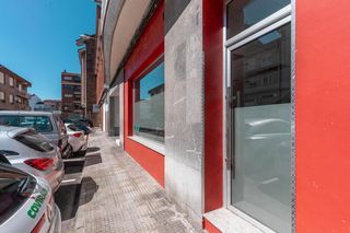 Business premise in Calle puerto san isidro 5. Local comercial en laviana