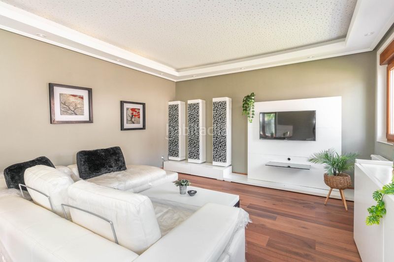 Foto 498ac845-b2d5-44d3-8656-6dd872825ca3. Chalet en lugar castañera 32 chalet en castañera nava en Bimenes