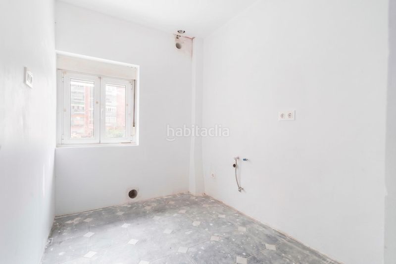 Foto bfebc5b4-73aa-4192-b6d3-fbac18a013c8. Pis a calle corigos 6 a Aller
