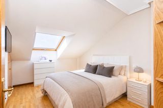 Pis a Calle carbayu el 3. Piso de 1 dormitorio con terraza, garaje y trastero año 2008