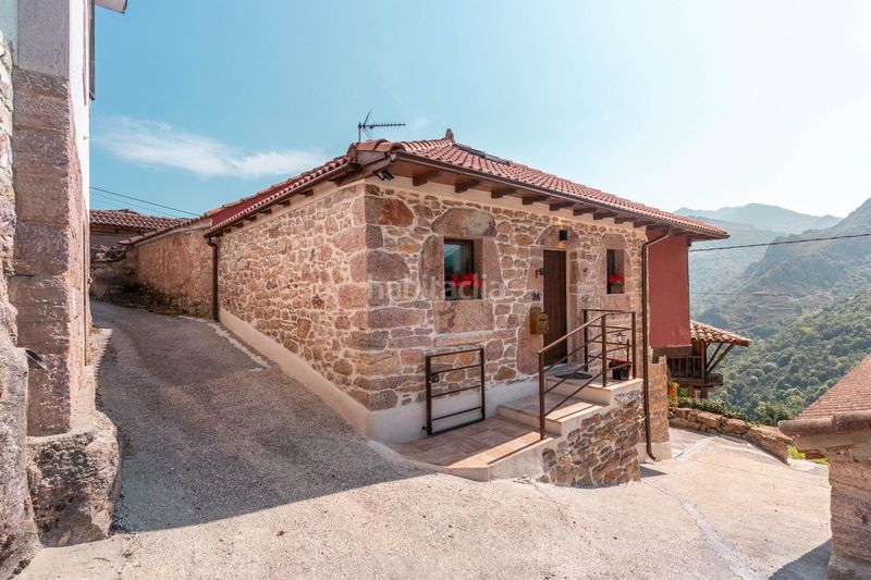 Foto 537267f5-a0d7-4d86-8253-36c598bcd57f. Casa amb calefacció a Somiedo