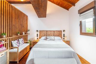 Maison à Lugar las viñas 24. Casa rústica pareada en venta en las viñas somiedo