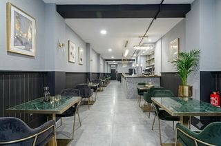Geschäftsraum in Calle calle rosal 50. Oportunidad local en venta instalado para hostelería en zona pri