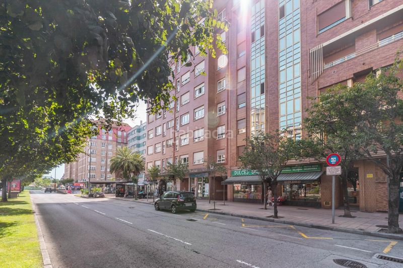 Foto 60d67495-7640-4949-9327-c3ad9da9b60a. Dúplex a avenida del Llano 20 a Llano Gijón