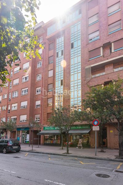 Foto 76b29328-ff68-4f27-a8a1-ecd6f97b0d0a. Dúplex a avenida del Llano 20 a Llano Gijón
