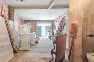Geschäftsraum in Calle de la pista 16. Enorme  bajo de 103 metros en el centro de mieres