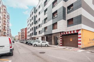 Car parking in Calle de la pista 14. Estupenda plaza de garaje en el centro de mieres
