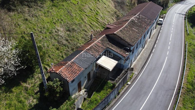 Foto 0e9246d4-aa46-4e52-8406-44d006ffca6b. Casa amb calefacció aparcament a Allande