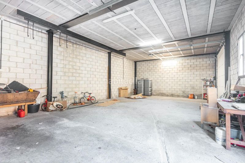 Foto a80f657b-5c41-401c-b8b8-d0eb0a34f3f4. Casa amb calefacció aparcament a Allande