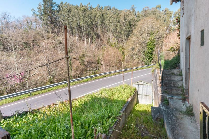 Foto af767042-a853-4d38-8707-fa6386c272a9. Casa amb calefacció aparcament a Allande
