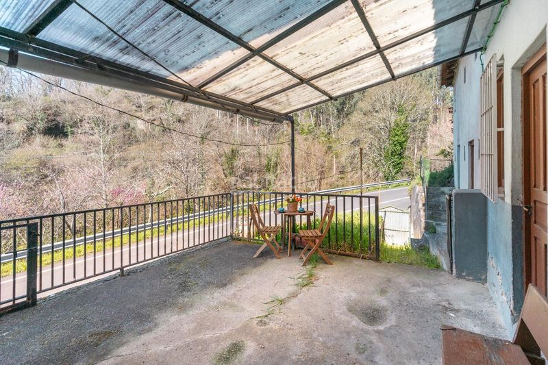 Foto ba00f673-4d23-4d0f-baf4-51e5a14157de. Casa amb calefacció aparcament a Allande