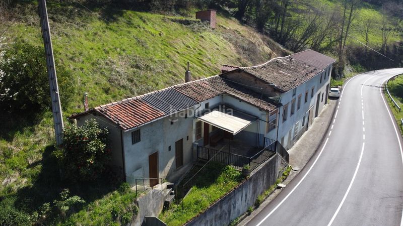 Foto d6f21a87-ad9c-4ea6-844f-30e80bd4fde2. Casa amb calefacció aparcament a Allande