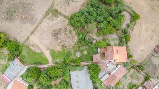Terreno residenziale in Lugar godán 31. Casa con hórreo y finca edificable en godán