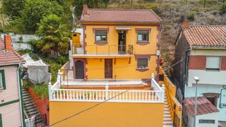 Casa  Calle escombrera,la 18. Oportunidad en mieres