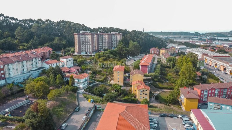 Foto dd41c31c-8b6c-4362-912e-d75c92643646. House in cantos in Jardín de Cantos - El Nodo Avilés
